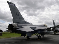 avion F16 fighting falcon américain meeting aérien coxyde 2004 (koksijde)