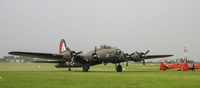 b17 flying fortress pink lady forteresse volante amicale jean-baptiste salis meeting aérien de denain-valenciennes 2005