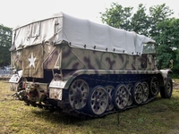 sd.kfz 9 famo tanks in town 2005 mons bois brûlé ghlin