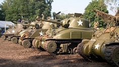 Sherman M4A1/Grizzly Tanks in Town 2008