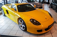 yellow Porsche carrera gt Présentation de la 918, Porsche Zentrum Hamburg