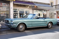 ford mustang convertible 1966 Exposition de voitures à Cabourg