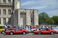 ferrari 308 328 rassemblement mensuel vincennes en anciennes au château de vincennes, mai 2015
