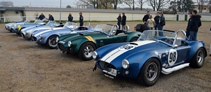 alignement de Shelby Cobra Cars & Coffee Paris, novembre 2015