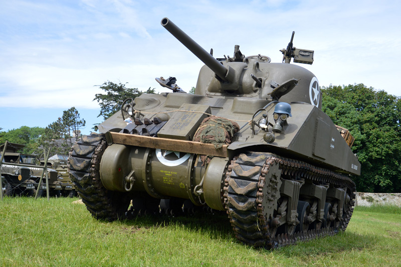  Sherman M4A4T vu de 3/4 avant