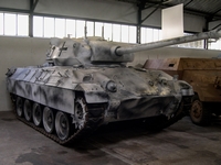 m24 chaffee tank vrai/faux cinéma panther allemand film la bataille des ardennes Tank Musée des blindés de Saumur 2005