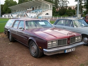 Oldsmobile Custom Cruiser Béthune Rétro 2008