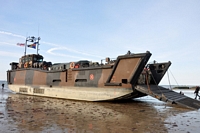 barge de débarquement moderne de l'Armée britannique 70ème anniversaire du débarquement en Normandie